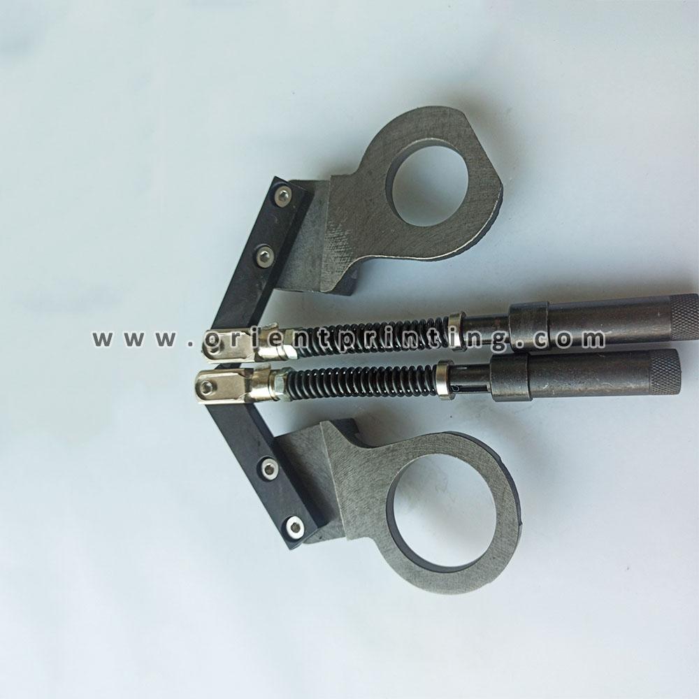 MV.004.257 DS 71.010.308 OS 71.010.310 Support Intermediate Roller Bracket For Heidelberg SM102 CD102